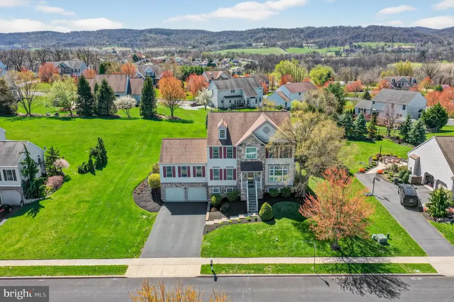 62 Sweetwater Ln, Wernersville, PA 19565 - #2