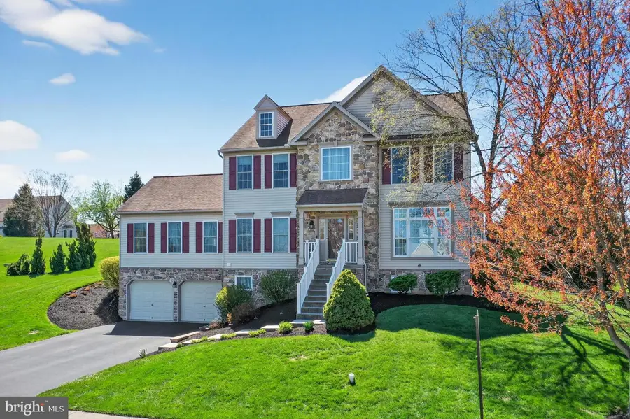 62 Sweetwater Ln, Wernersville, PA 19565 - #3