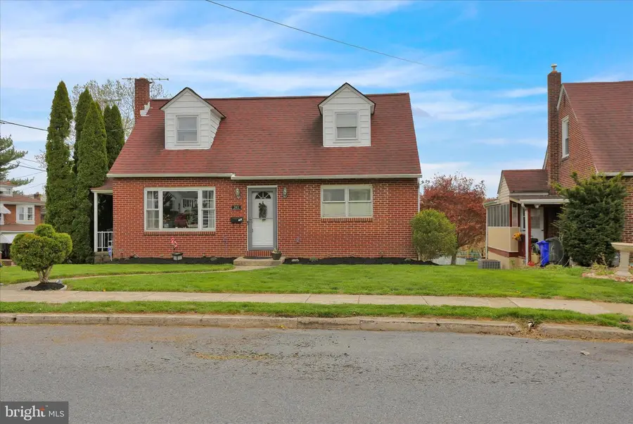 241 Mcclellan St, Reading, PA 19611 - #2