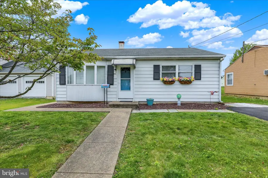 710 Chestnut St, Shoemakersville, PA 19555 - #2