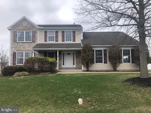 4985 Thornbury Cir, Douglassville, PA 19518 - #1