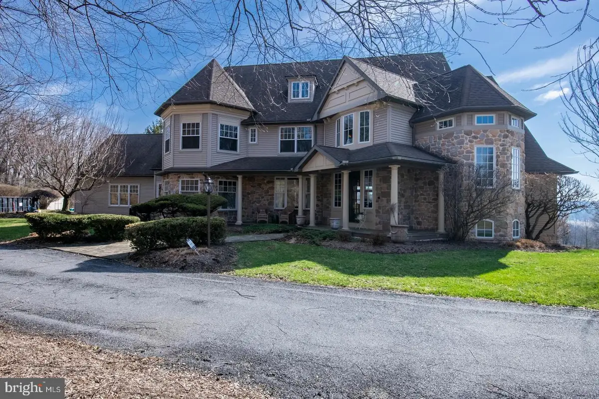 234 Miller Rd, Sinking Spring, PA 19608 - #1