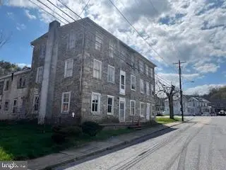 102 Penn St, LENHARTSVILLE, PA 19534