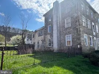 102 Penn St, Lenhartsville, PA 19534 - #3