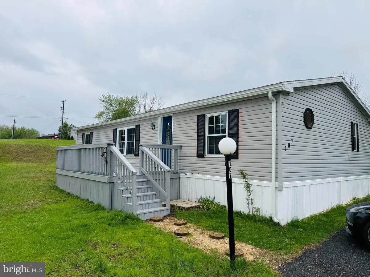 107 White Pine Ave, Hamburg, PA 19526 - #1