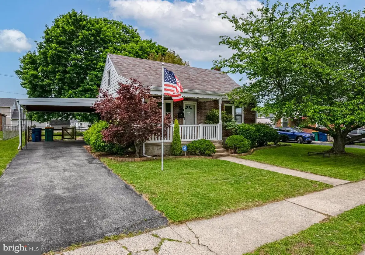 2811 Garfield Ave, Reading, PA 19609 - #1