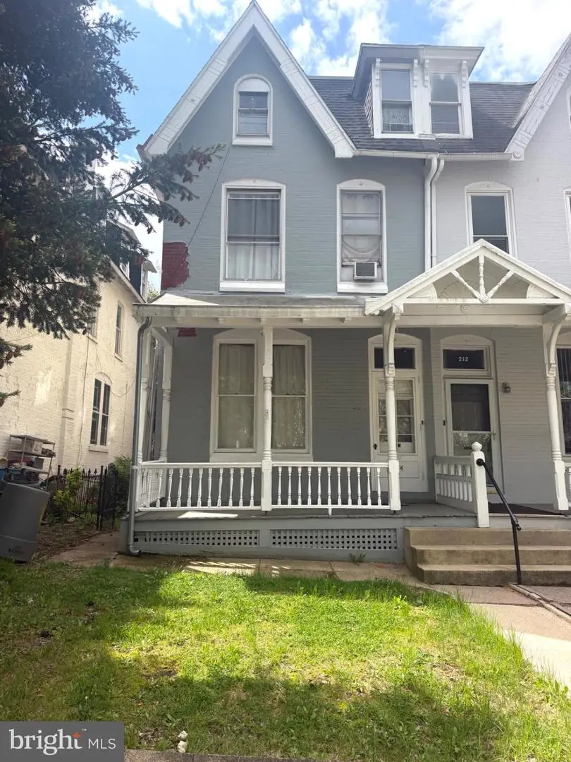214 Douglass St, Reading, PA 19601 - #1