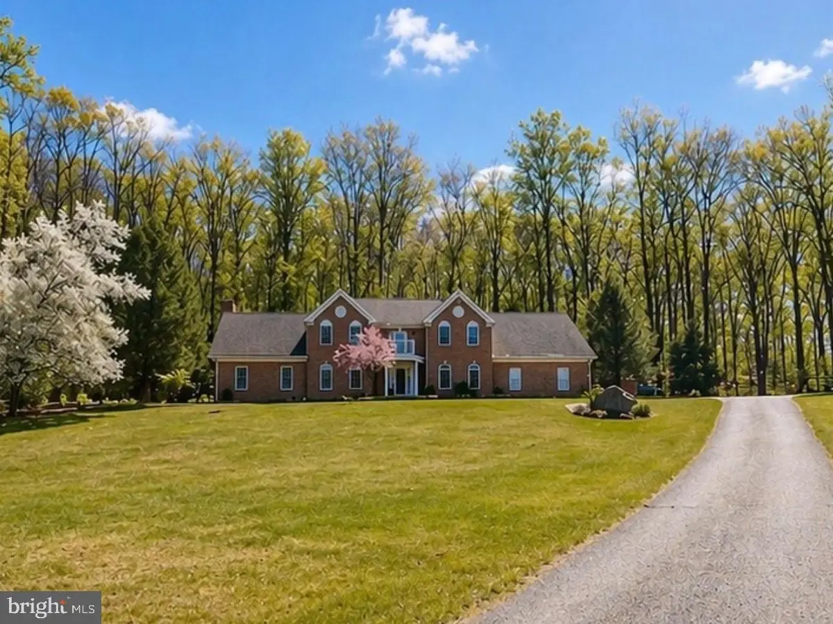 818 Green Hills Rd, Birdsboro, PA 19508 - #1