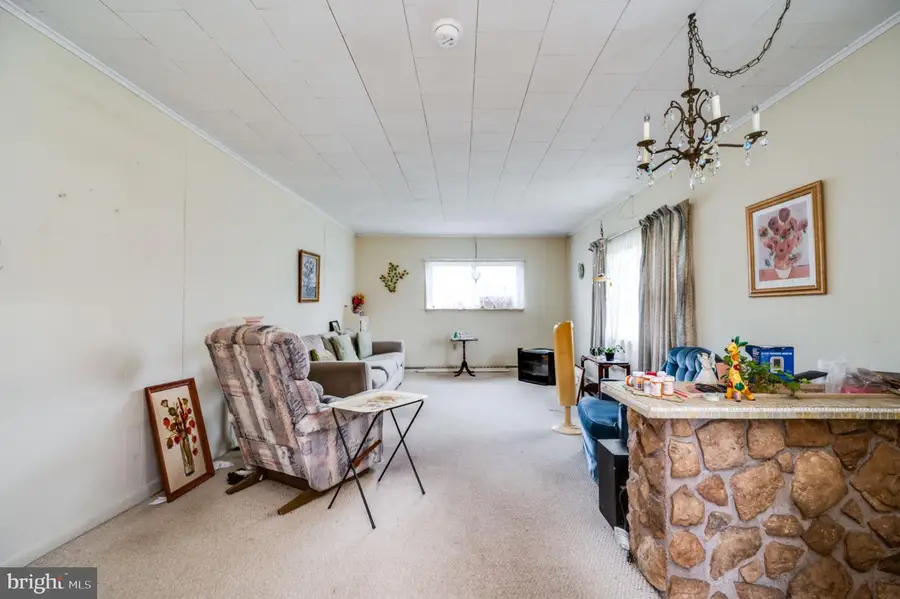 1430 Logan St, Reading, PA 19607 - #2