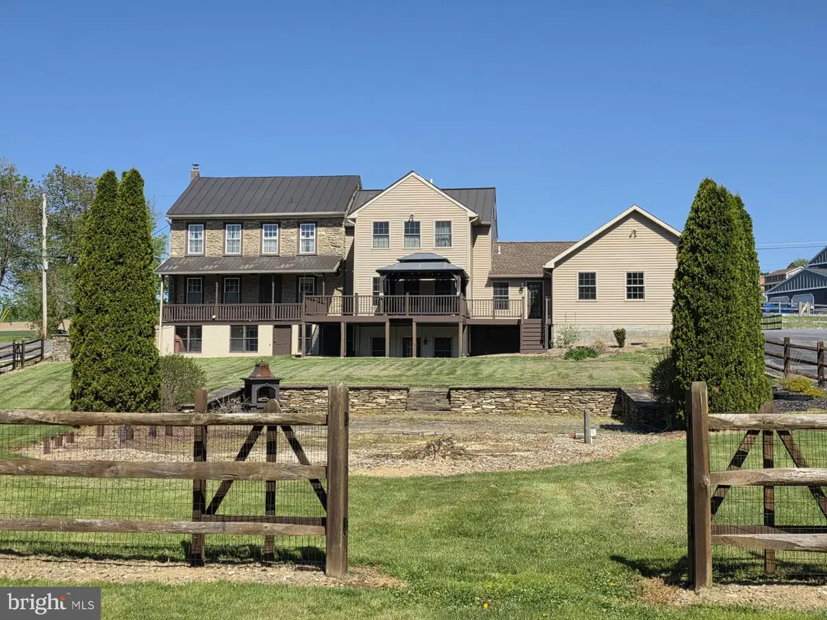 520 Sunday Rd, Lenhartsville, PA 19534 - #1