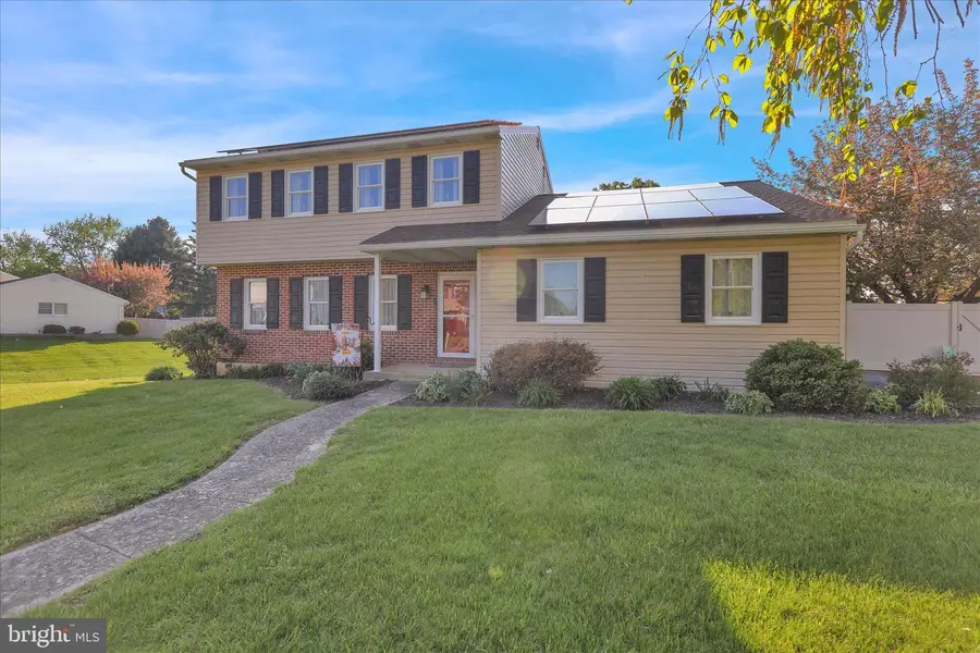 402 Columbus St, Wernersville, PA 19565 - #3