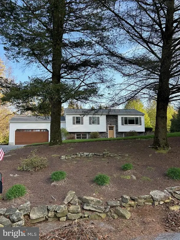 18 Deer Path Rd, ROBESONIA, PA 19551