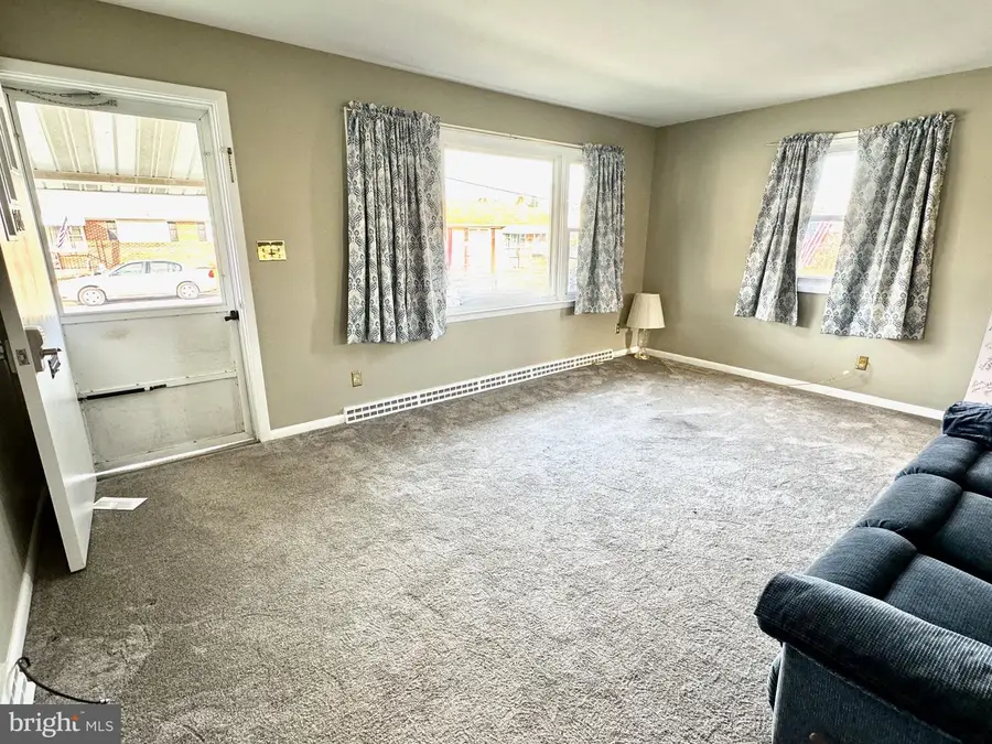 108 Lincoln Ave, Robesonia, PA 19551 - #3