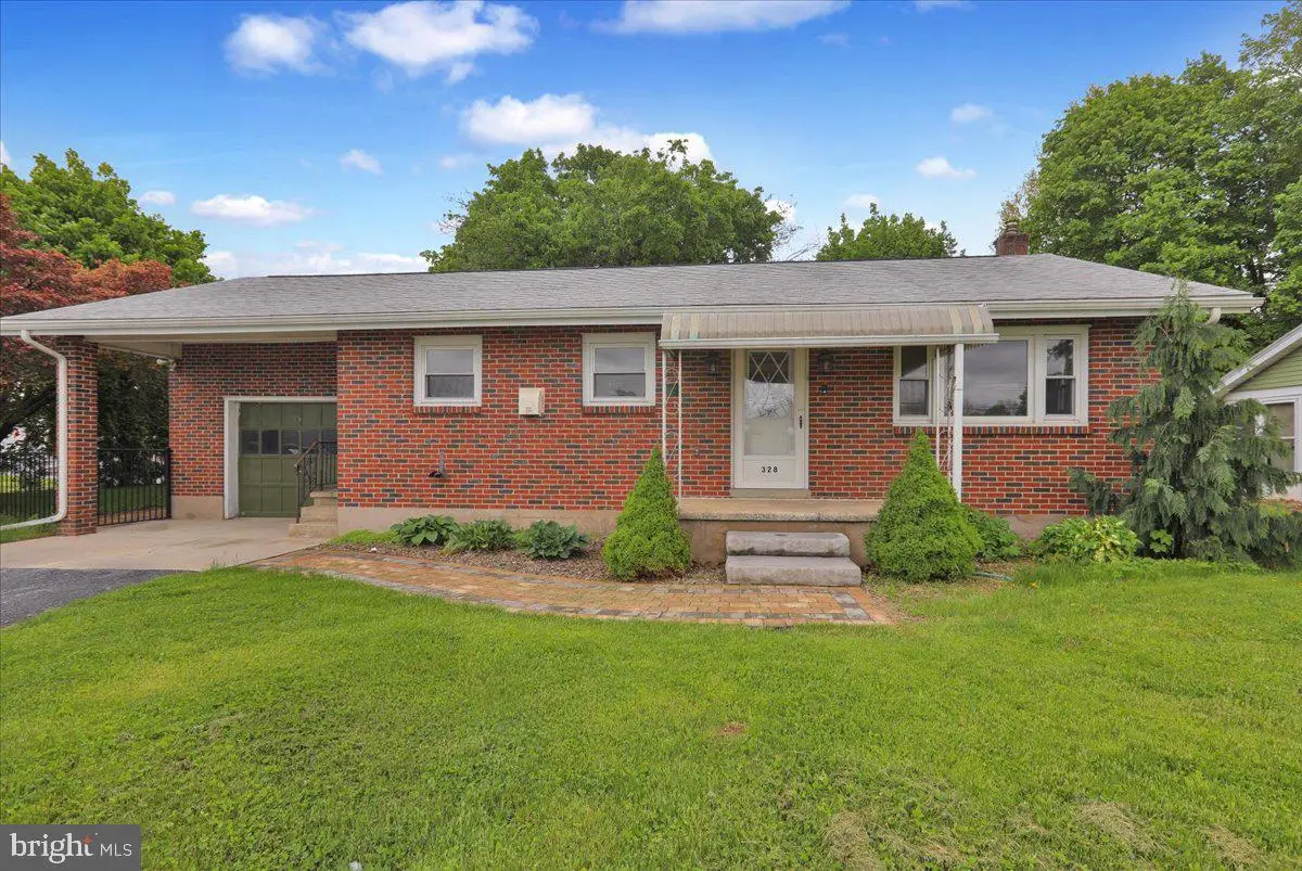 328 E Penn Ave, Robesonia, PA 19551 - #1