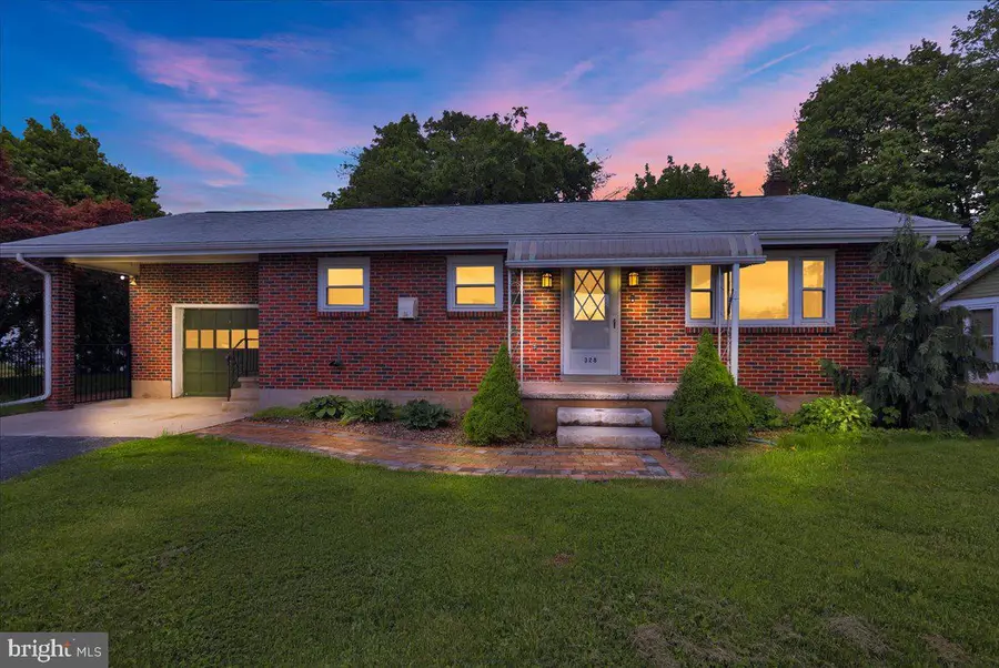 328 E Penn Ave, Robesonia, PA 19551 - #2