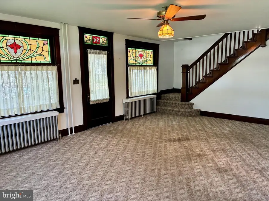 24 E High St, Topton, PA 19562 - #3