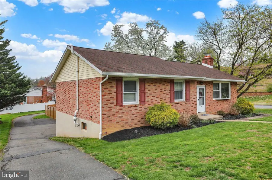 26 Craig Dr, Reading, PA 19606 - #3