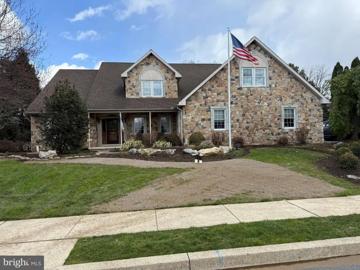 139 Grande Blvd, Sinking Spring, PA 19608 - #1