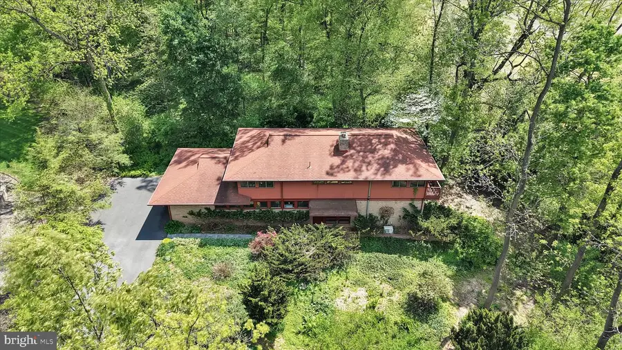 40 Devon Dr, Reading, PA 19606 - #2