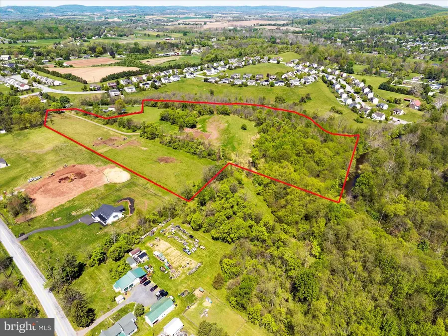 109 Blacksmith Rd, Douglassville, PA 19518 - #3