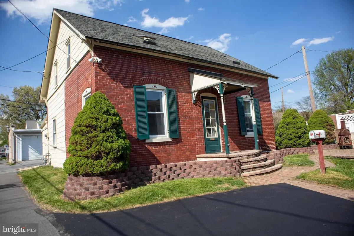 2129r Spring St, West Lawn, PA 19609 - #1