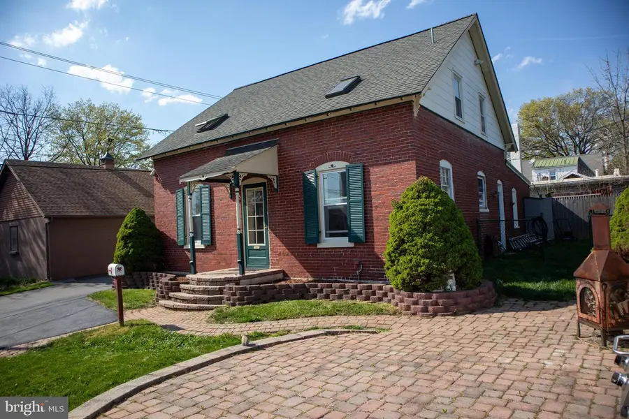 2129r Spring St, West Lawn, PA 19609 - #2