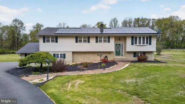 158 Saint Peters Rd, MACUNGIE, PA 18062