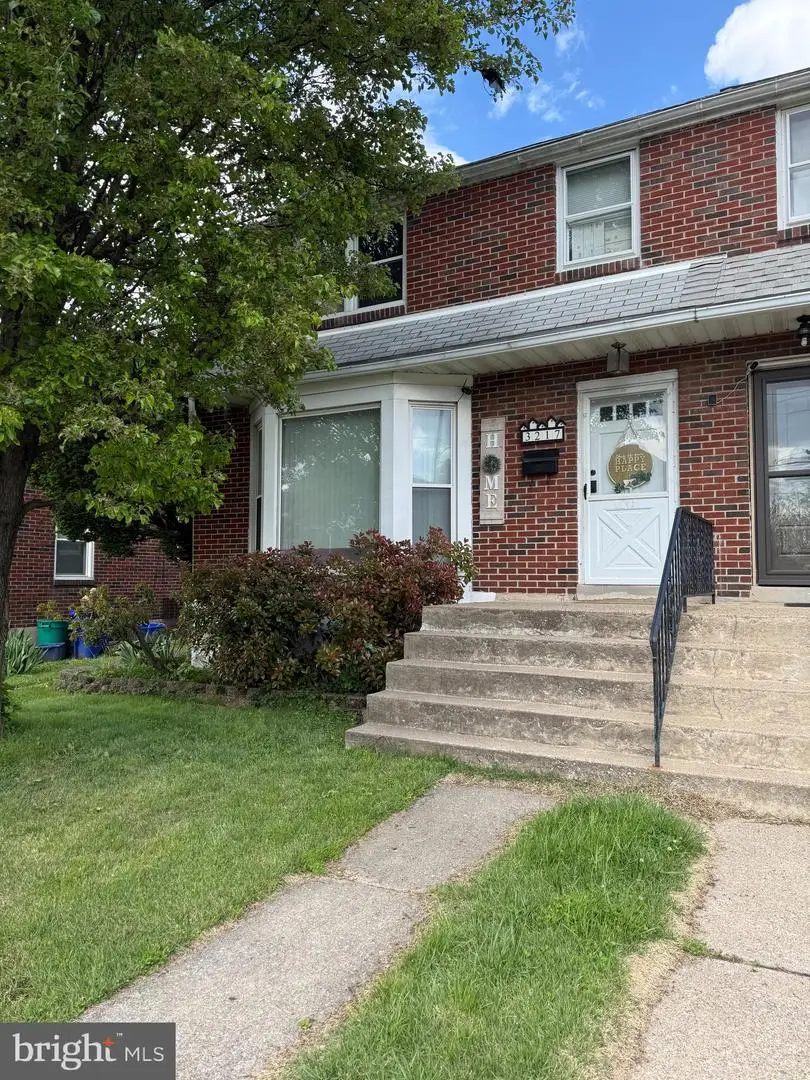 3217 Noble St, Reading, PA 19605 - #1