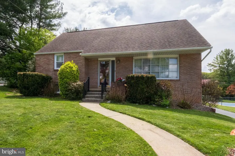229 Grande Valley Rd, Reading, PA 19606 - #2