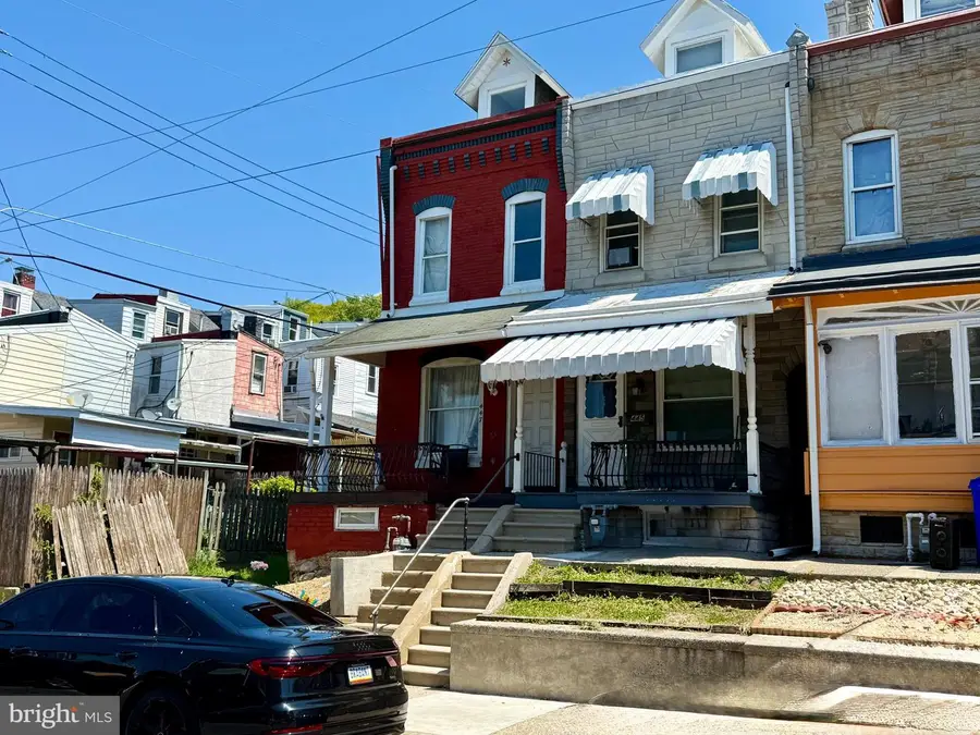 447 Linden St, Reading, PA 19604 - #2