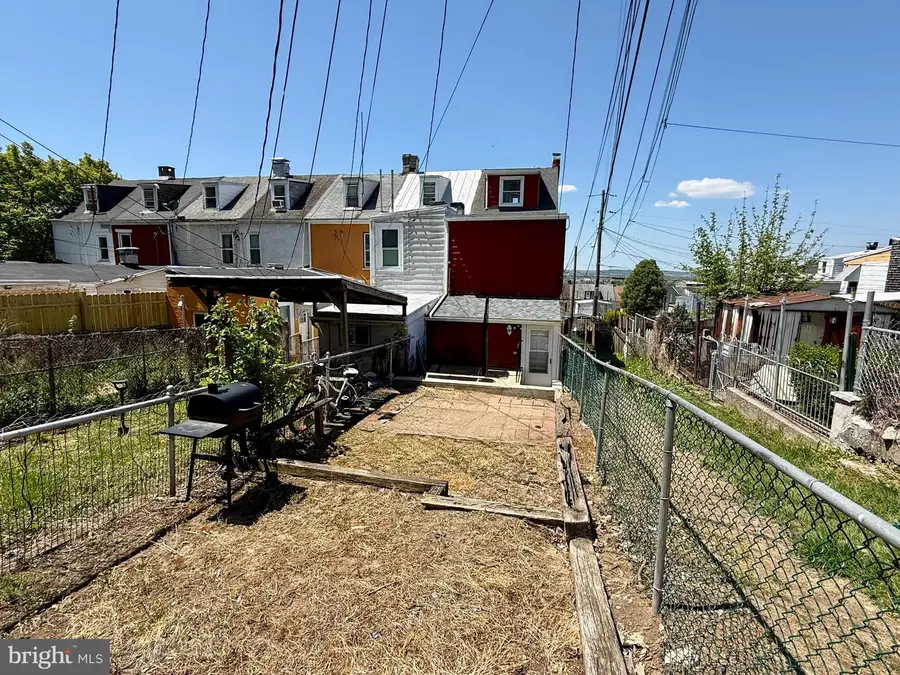 447 Linden St, Reading, PA 19604 - #3