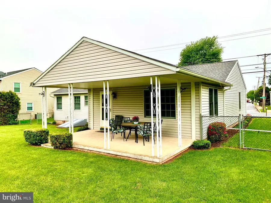 807 Jefferson St, Birdsboro, PA 19508 - #2