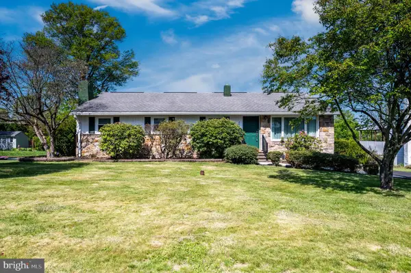 220 Maple Springs Dr, BIRDSBORO, PA 19508