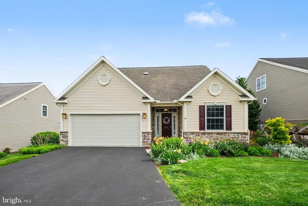 403 Westbury Dr, Wyomissing, PA 19610 - #1