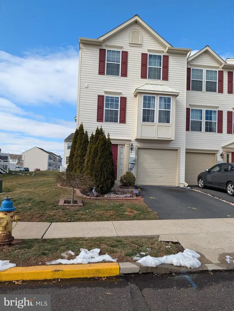 3207 Orchard View Rd, Reading, PA 19606 - #1