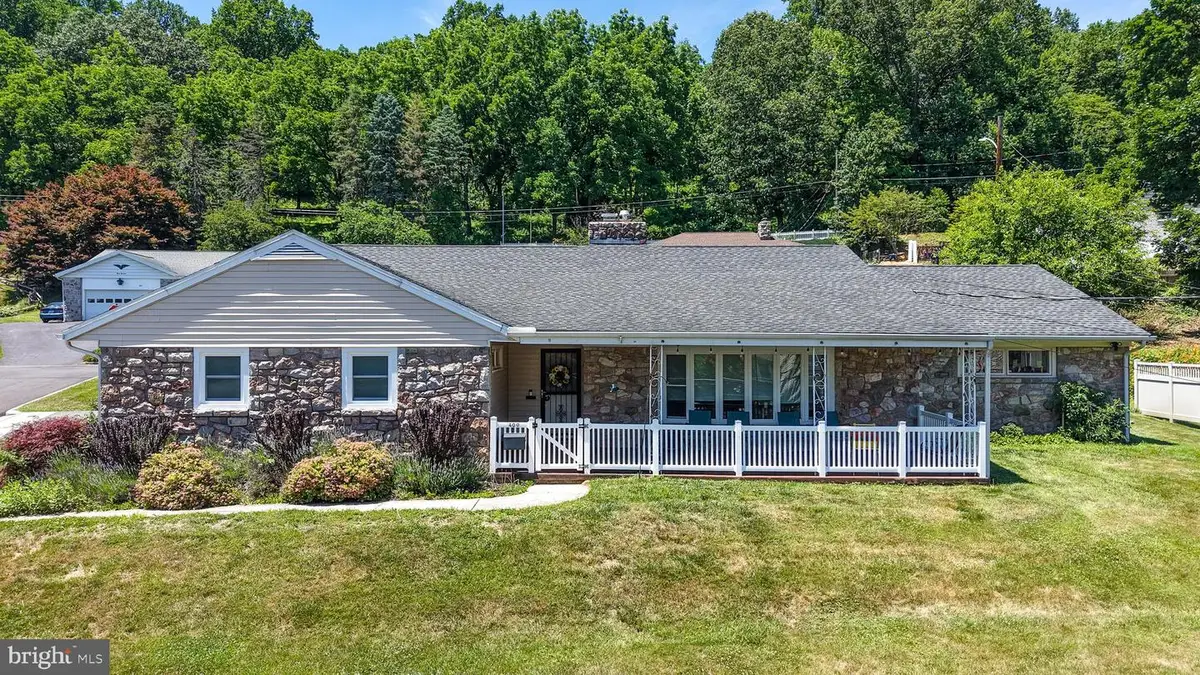 400 Friedensburg Rd, Reading, PA 19606 - #1
