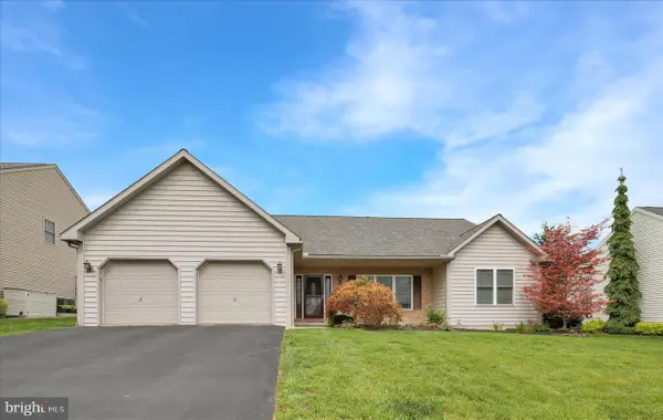 16 Virginia Ave, SINKING SPRING, PA 19608