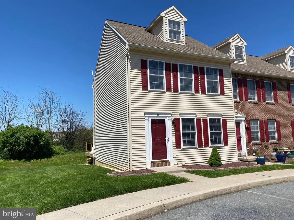 15 Weiser Ct, Womelsdorf, PA 19567 - #1