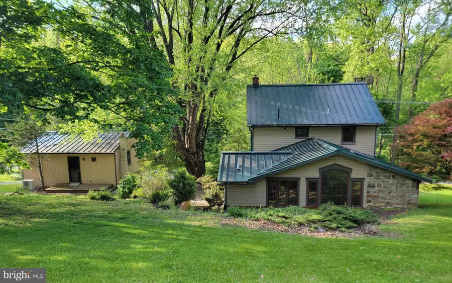 318 N Galen Hall Rd, Wernersville, PA 19565 - #2