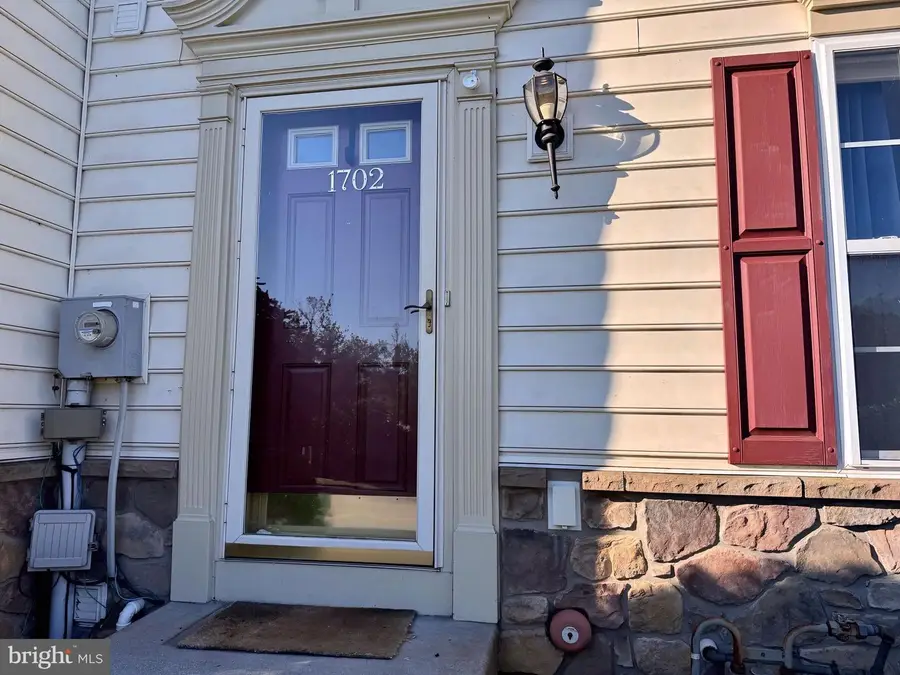 1702 Orchard View Rd, Reading, PA 19606 - #3