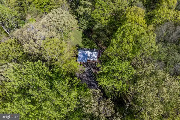 1522 Hilltop Rd, MOHNTON, PA 19540