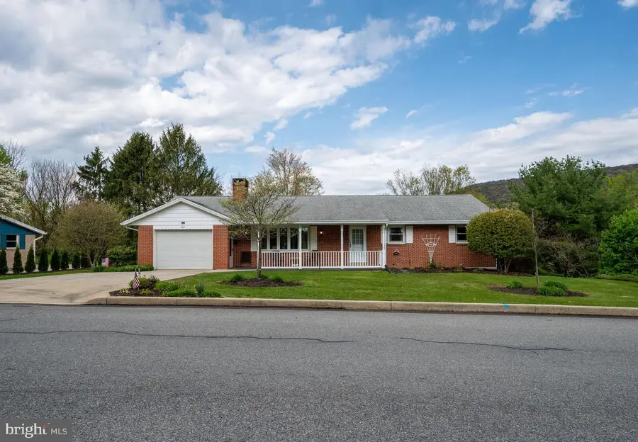 801 N Crescent Ave, Hamburg, PA 19526 - #2