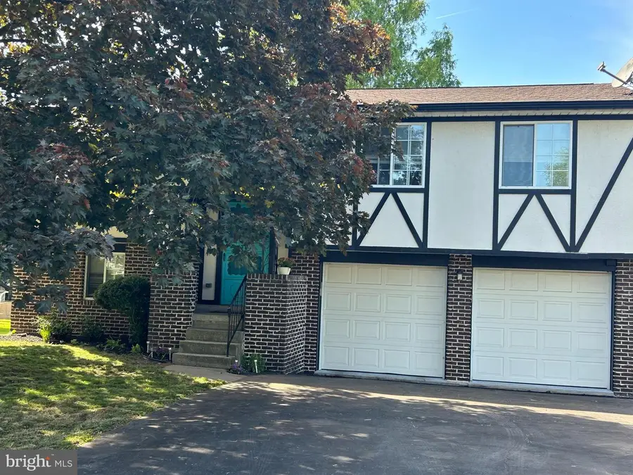 762 Tamarack Trl, Reading, PA 19607 - #3