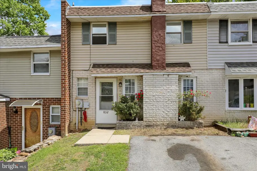832 Possum Ln, Reading, PA 19606 - #2