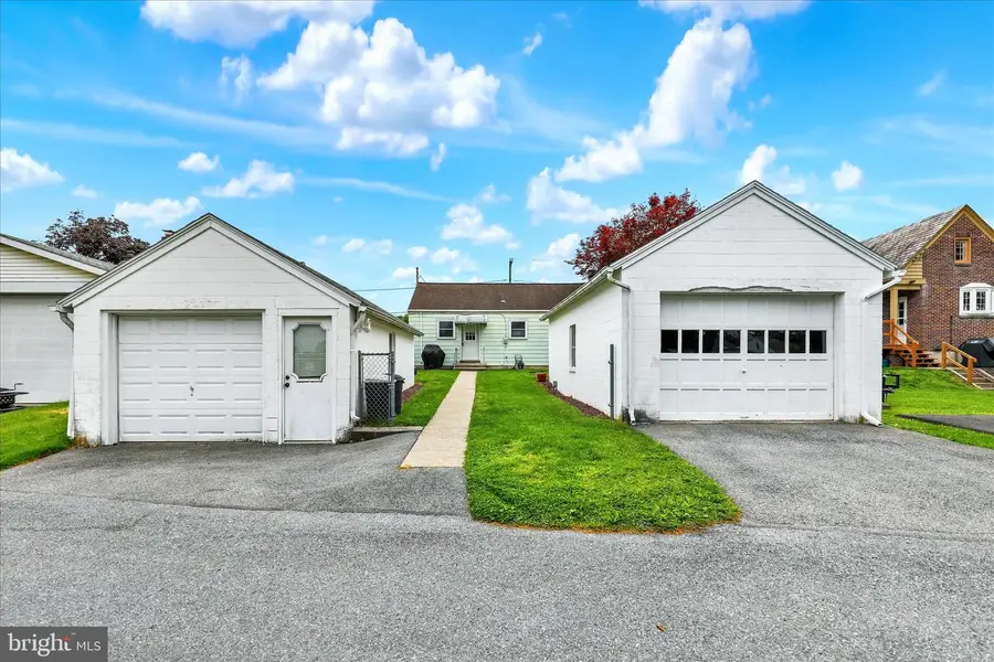 227 E Noble Ave, Shoemakersville, PA 19555 - #3