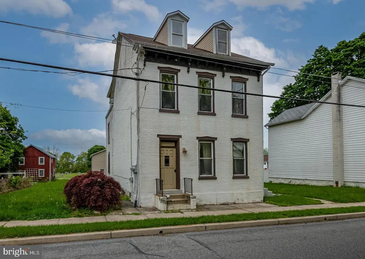 209 W Franklin St, Topton, PA 19562 - #1