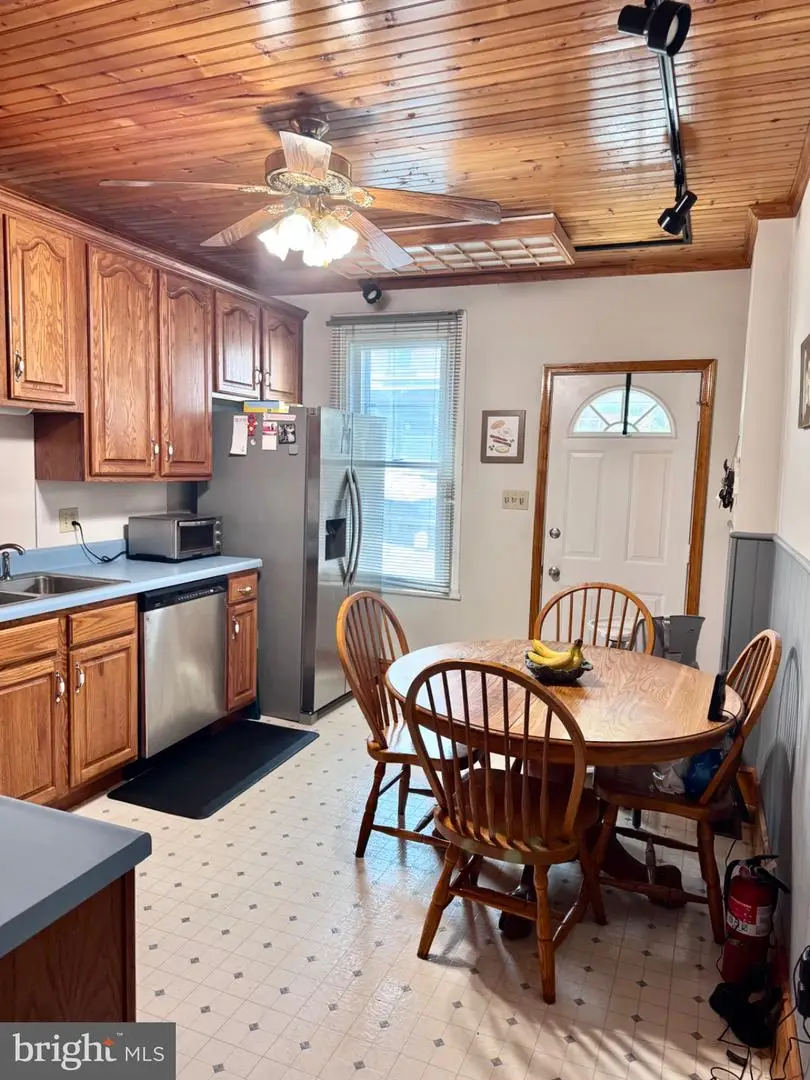 458 W Main St, Kutztown, PA 19530 - #3