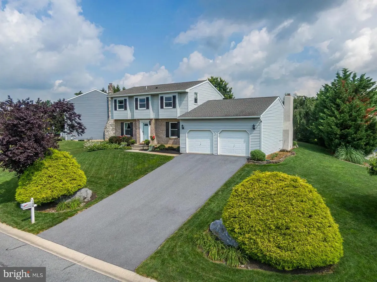 198 Genesis Dr, Blandon, PA 19510 - #1