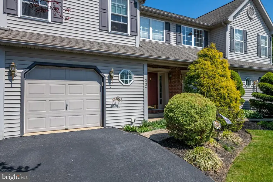 307 Diane Ave, Reading, PA 19608 - #3
