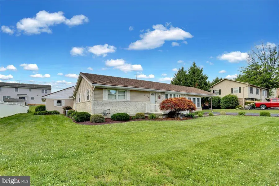 513 Floret Ave, Reading, PA 19605 - #3